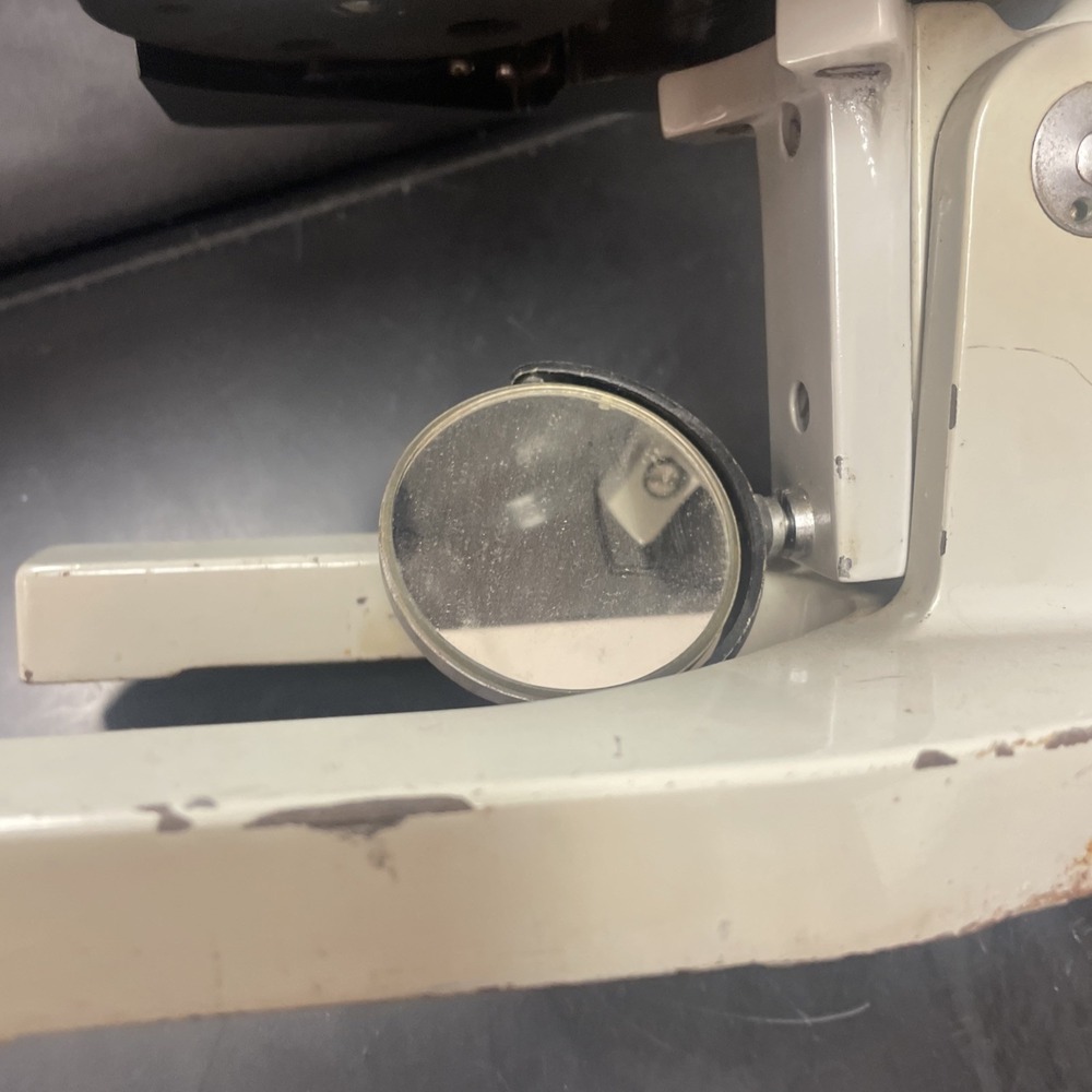 AS-IS Vintage BIOSCOPE SCIENCE CO. MODEL H.S.-A MICROSOCPE - Picture 7 of 10